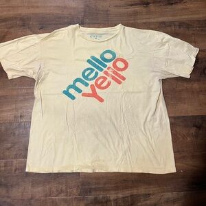 Vintage Coca-Cola Yellow XXL Mello Yello Logo Short Sleeve Graphic Tee